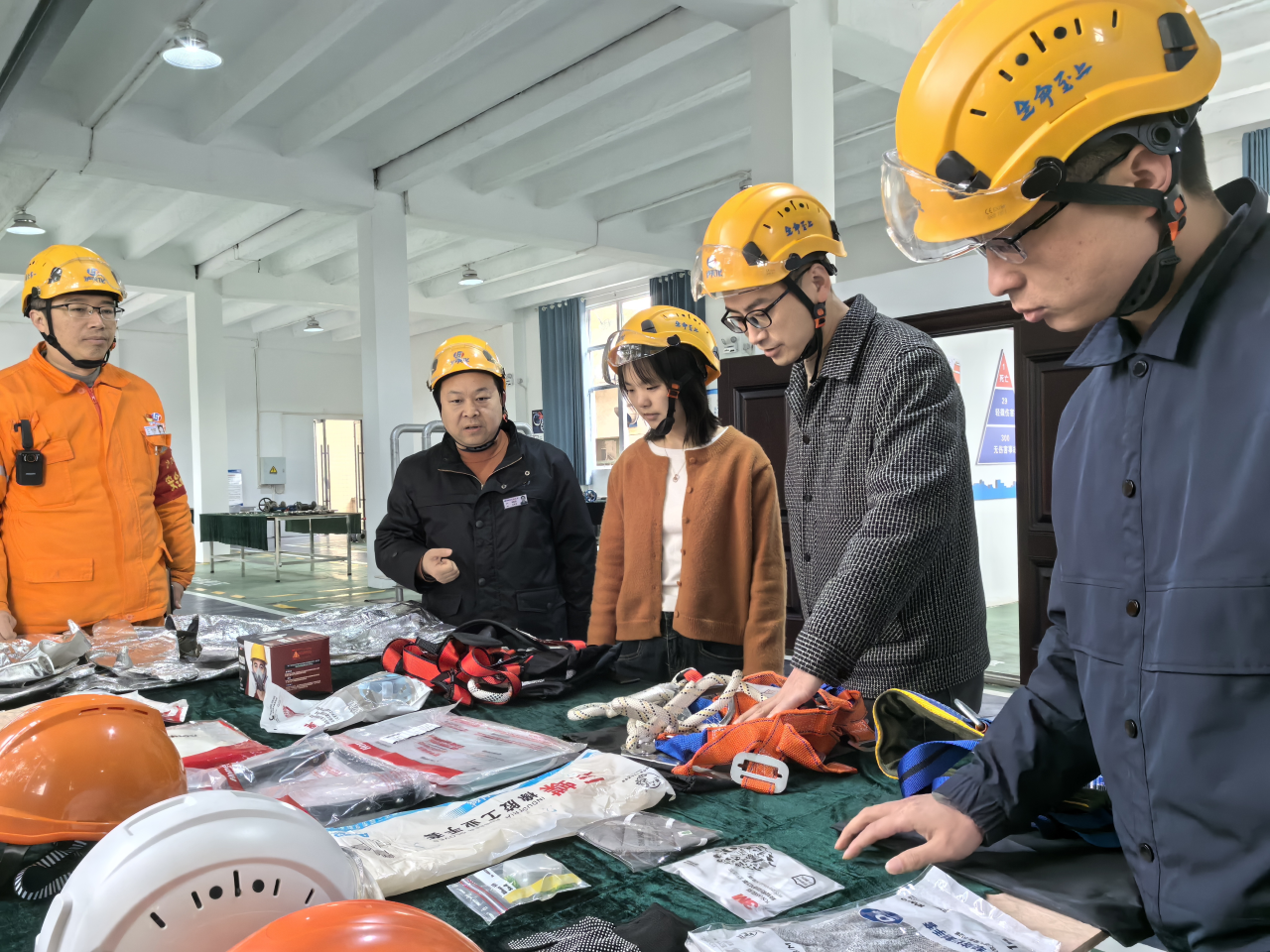 ?瀘天化集團安全生產專項督導組赴弘旭公司開展實地檢查(圖2)