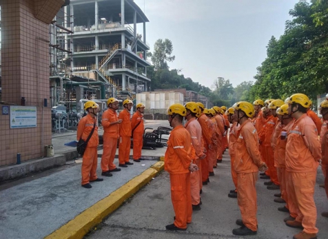 弘旭將士不畏難，上下一心戰(zhàn)“暑”關(guān)