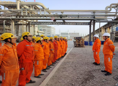 弘旭公司領(lǐng)導(dǎo)赴新疆阿克蘇華錦檢修項(xiàng)目部 督導(dǎo)工作